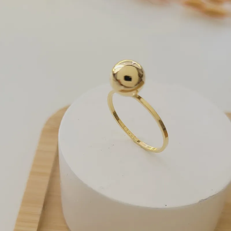 Anel de bola dourada, folheado a ouro 18k, foto da loja UseLírios